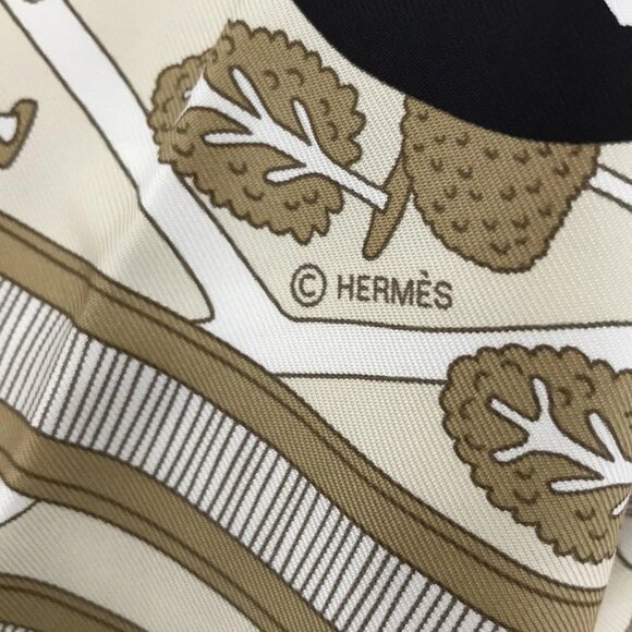 HERMES Carre 90 - Beige Black White Scarf 328-072525 - Picture 3 of 6